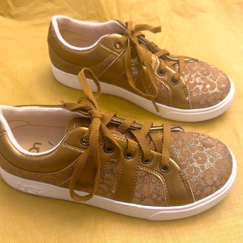 Ugg girl sneakers, size 4, bronze cheetah print